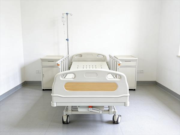 Single Crank Manual Nursing Bed with 75° Backrest and 250kg Capacity for Basic Patient Care