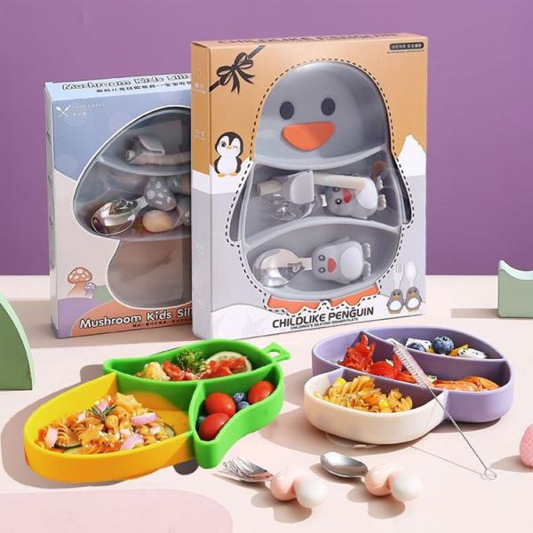 OEM Silicone Baby Feeding Set Penguin Shape Food Grade With Spoon