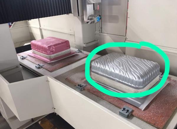 Fully-auto Cutting & Hole Puncher Machine for Luggage Suitcase Production