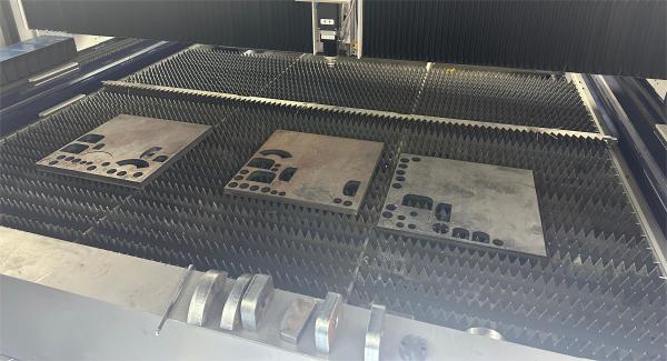 CNC Glorious Fiber 1mm 5mm 20mm Stainless Steel Laser Cutting Machine For Metal