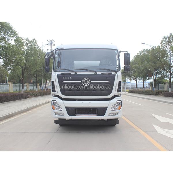 Dongfeng SkyDragon Vehículo de transporte de líquidos ordinario de ocho ruedas delantero y cuatro trasero