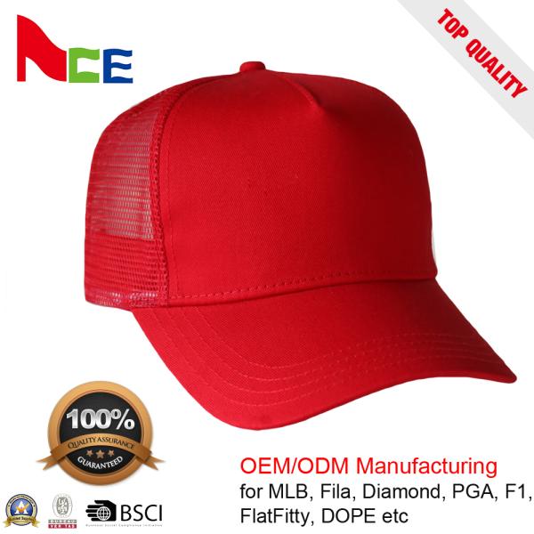 Beau chapeau vide rouge de camionneur de maille, 5 chapeaux du panneau des hommes de la meilleure qualité de conception