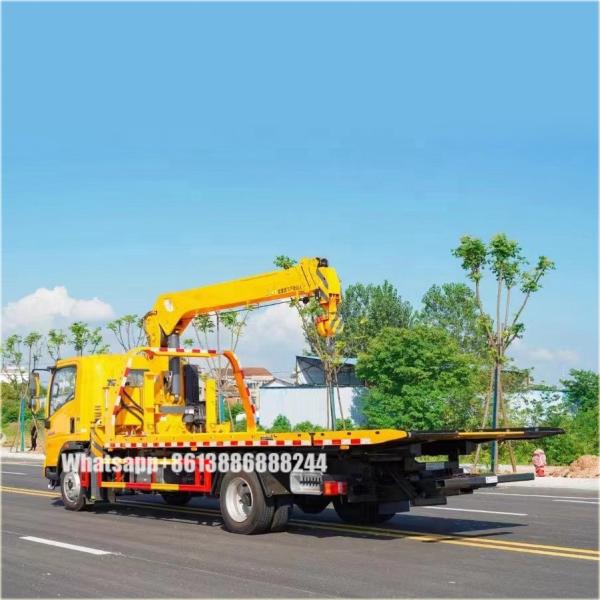 4 * 2 HOWO  5 Tons Road Rescue Trailer With 5 Tons Crane Wrecker With 5 Tons 4 Section Arm   Straight  Arm	 Crane Mounted Truck