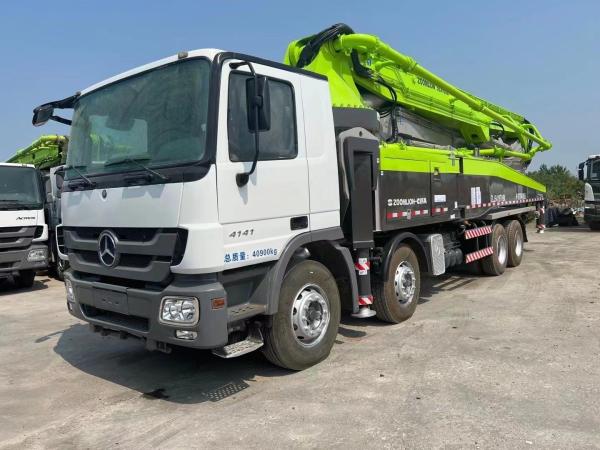 Fournir à Zoomlion une pompe à béton d'occasion de 52 mètres avec remise à neuf et châssis Benz