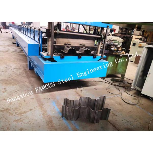 Жилая структурная конструкция железного каркаса между городскими высокими зданиями подъема