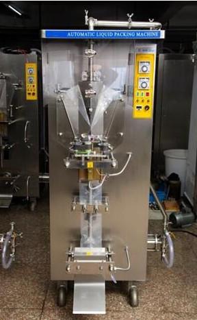 AT-1000L water milk beverage vinegar liquid automatic water pouch packing machine price