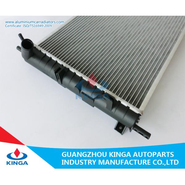 China Ford Radiator Mondeo 2.5/3.0/00-02 with Water Tank