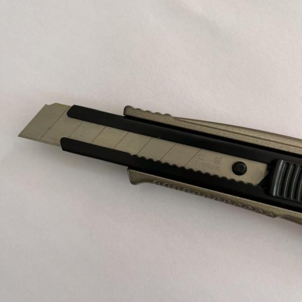Versatile Multipurpose Knife With Aluminum SK2 Blade Package Contents 1 Utility Knife Included