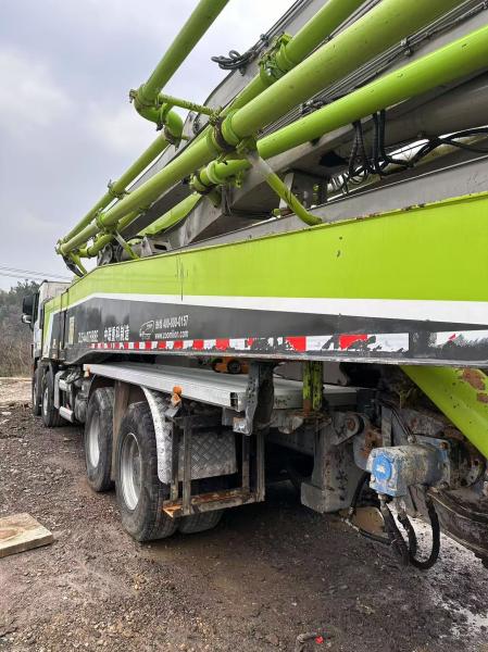 Used Zoomlion 63m concrete pump truck price in 2019, special sale