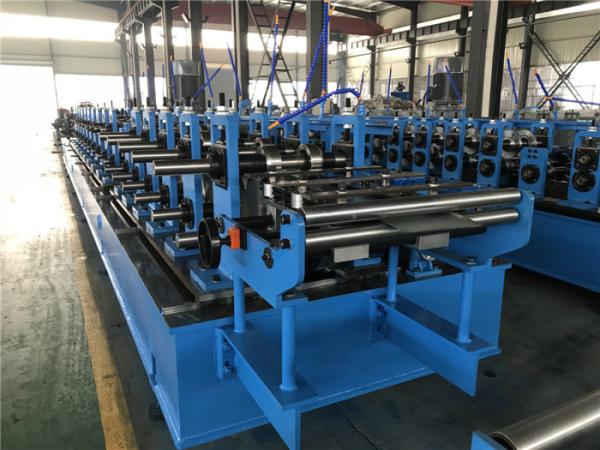 Rolo galvanizado chapéu alto do material de folha que forma a máquina com espessura 2.0mm do sistema do corte do cargo