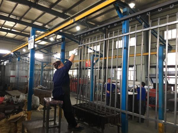 2400mm length Crimped spear metal garrison fence supplier