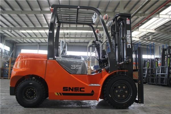 3.5T Small Diesel Forklift Orange Diesel Engine Forklift Japan Isuzu Engine
