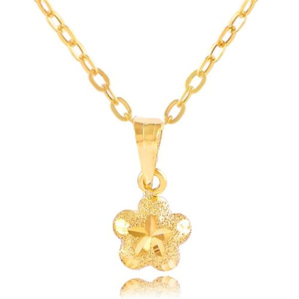 Des colliers en or de luxe pour chaque fête.