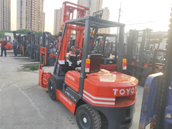                 Used Japan Manufactured Toyota Clamp Holder Fd30 Forklift Truck in Excellent Working Condition with Amazing Price. Secondhand Toyota Fd50, Fd70forklift on Sale             