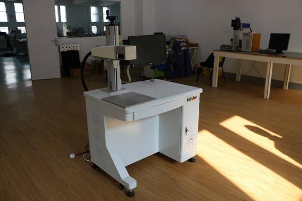 Metal Surface Processing Mopa Laser Marker Machine 60 - 250ns Pulse Width