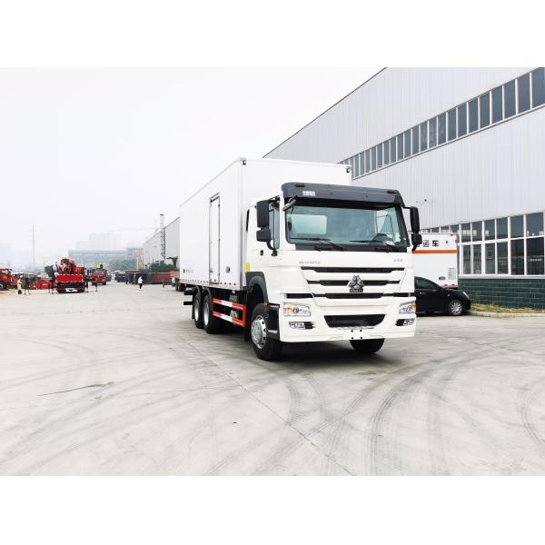 Minus 18 to 20 Centi Degree Temperature Range Sinotruk HOWO 6x4 Refrigerator Van Truck