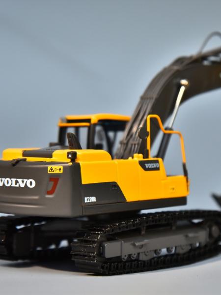 プレミアム正規のVOLVO EC220DL 1/50スケール型ダイキャスト合金掘削機モデル