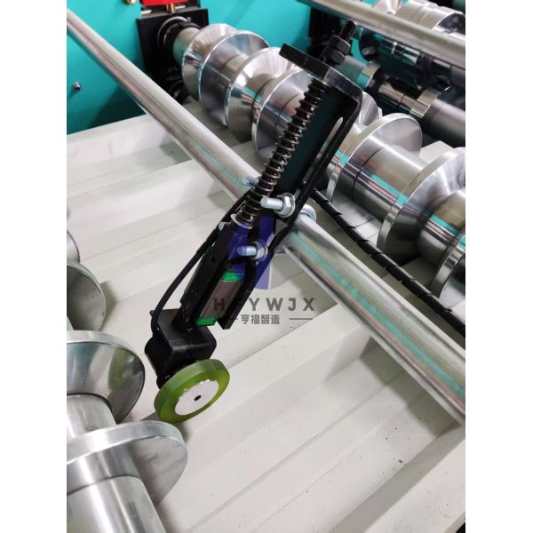 IBR Trapezoid 686 Roofing Sheet Roll Forming Machine with 23 Forming Stations, 40m/min Production Speed, and PLC Control System