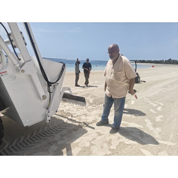 HANDSOMER 2500 Tractor Towable Beach Cleaner | 2.5m Hydraulic Sand Sifter For Stone & Coral Removal