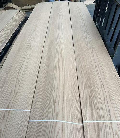 Crown  cut Red Oak Veneer panel 0.5mm Wood Veneer AA Grade Stainable