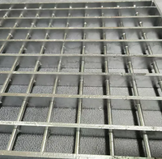 Heavy Duty Stainless Steel Grating for Sturdy Inspection Stairs