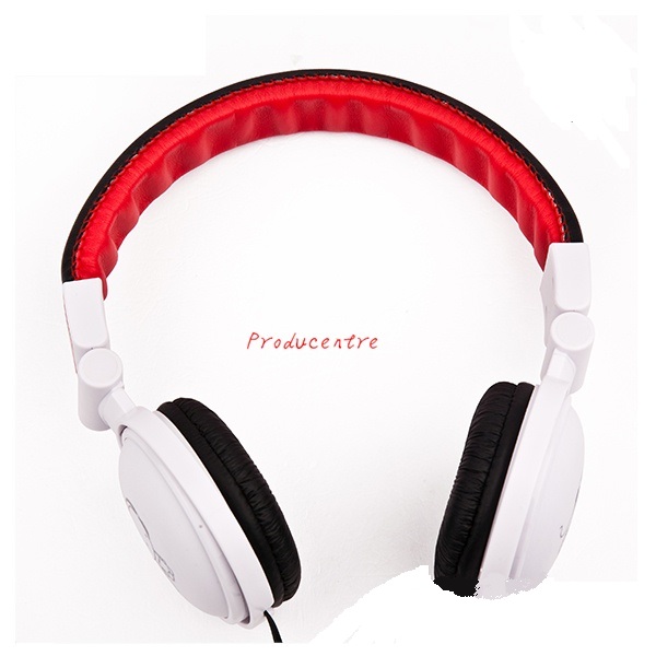 fashionable beautiful headphone wholesale universal headset with noise deduction for video and audio