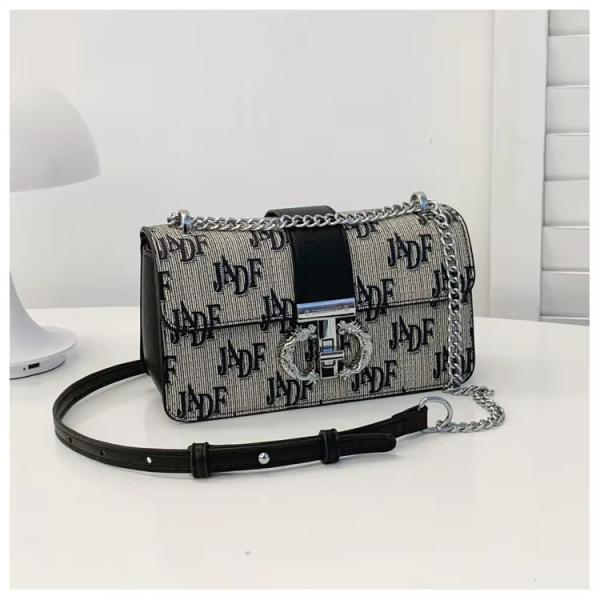 Retro Letter Printed Chain Long Shoulder Strap Women'S Crossbody Bag Closure Type ZIP