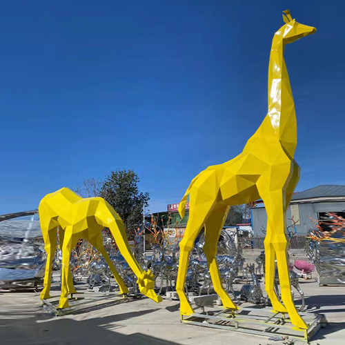 Geometry Garden Animal Sculptures Outdoor Giraffe Garden Statue Customized