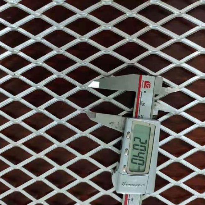 Decorative Expanded Metal Mesh for Architectural Facades and Sunshading Systems