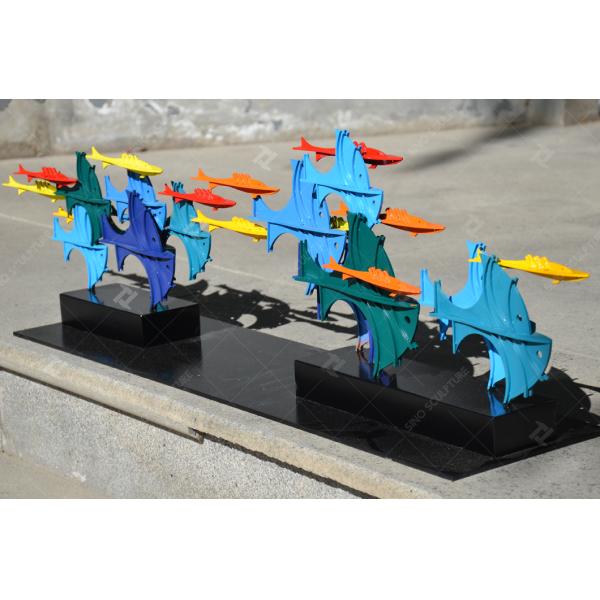 Большая рыбная скульптура из нержавеющей стали с голубой окрашенной поверхностью для наружного украшения