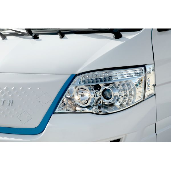 Pure Electric 4-Door 13 Seat Light Van Truck Skyworth
