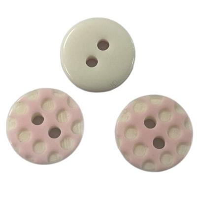 A resina plástica ButtonsTwo da cara especial da blusa fura a cor 16L cor-de-rosa para a costura