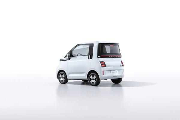 2023 Wuling Air EV Energy Vehicle Smart Cute Transporter With Fast Charging 0.75 Hours Max Speed 100 KM/H Electric Car