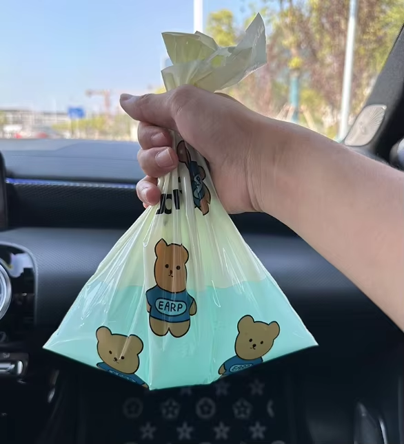 No Trace Bear Folding Garbage Pouch Car Storage Bag with Adhesive for Inside the Car Stand-up Pouch for Diapers Toilet Paper Use