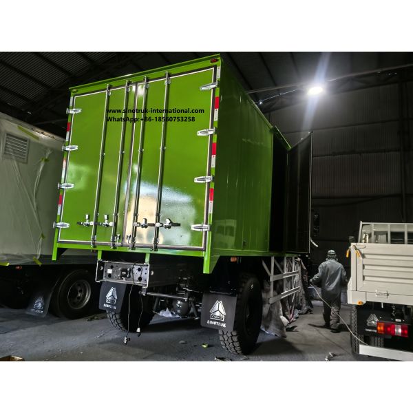 4X4 LHD Cargo Truck with 5000*2300*2300 mm Cargo Tank and 16T Rear Axle for Heavy Duty Transport