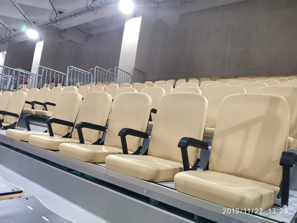 Дистанционное управление системы посадочных мест Bleacher белого кресла телескопичное