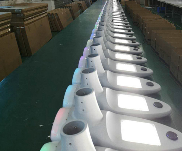 Bridgelux ébrèche 3030 le réverbère solaire mené de RoHS par 120W