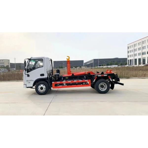 4*2 Lift Hook Swing Arm Garbage Transport Compactor Truck in 5620mm*2100mm*2300mm Dimensions