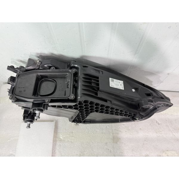 2025  Cayenne Headlights Low End Left Headlamp Original Part number: 9Y094 1753L