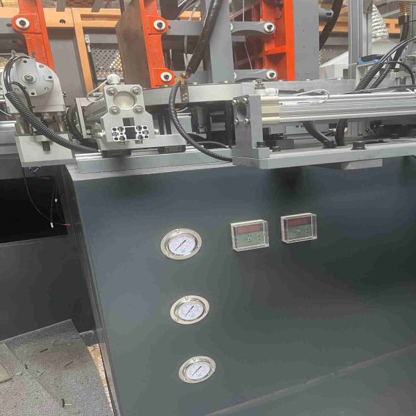 35kw Molding Plastic Water Bottle Blowing Machine High Volume Manufacturing OEM