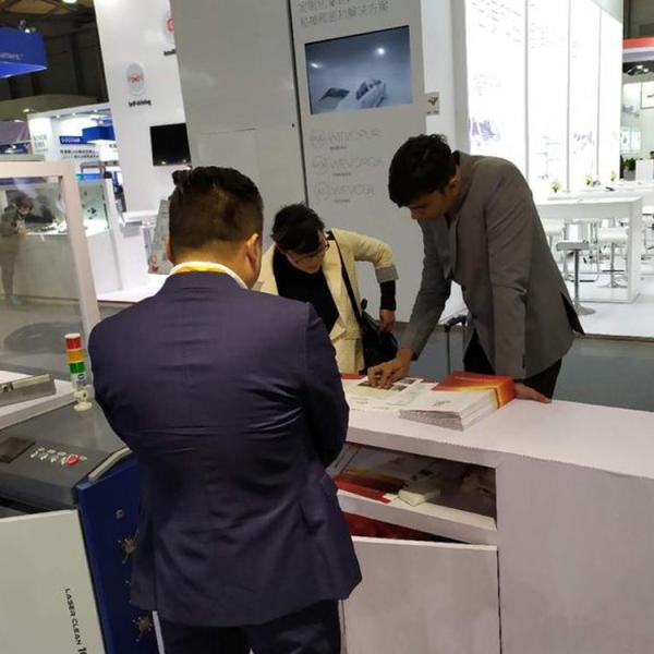 Metal Sheet And Tube Laser Cutting Machine 2000W 3000W For Instrument Profiled Cutting