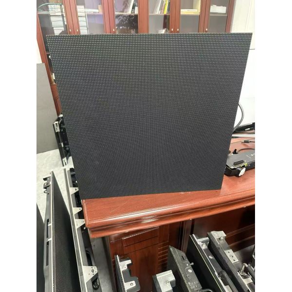 Used ZM3.91 High-brightness Stable Without Watermark Indoor LED Screen Full-color Display Nova System