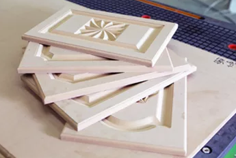 Машина 1325 маршрутизатора CNC деревянная высекая