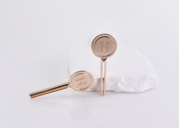 Luxury Key Shape Design Mini Heavy Metal Cosmetic Zinc Alloy Spatula Makeup Spoon Flat Mixing Spoon For Cosmetic