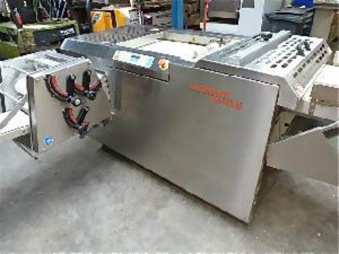 Confectionary andBakery Products Packaging Machine(Model FFA)