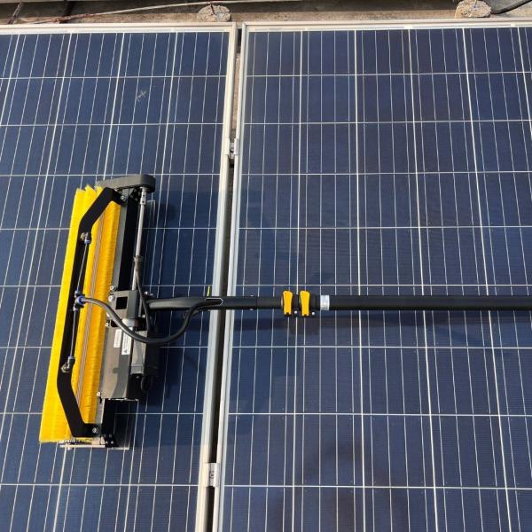 Mobile Solar Panel Cleaning Backpack with Battery Power and Rolling Brush 3.5 M Length