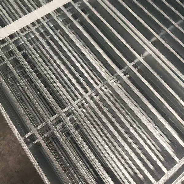 40mm Footstep To Weigh Non-Slip Steel Grating Industrial