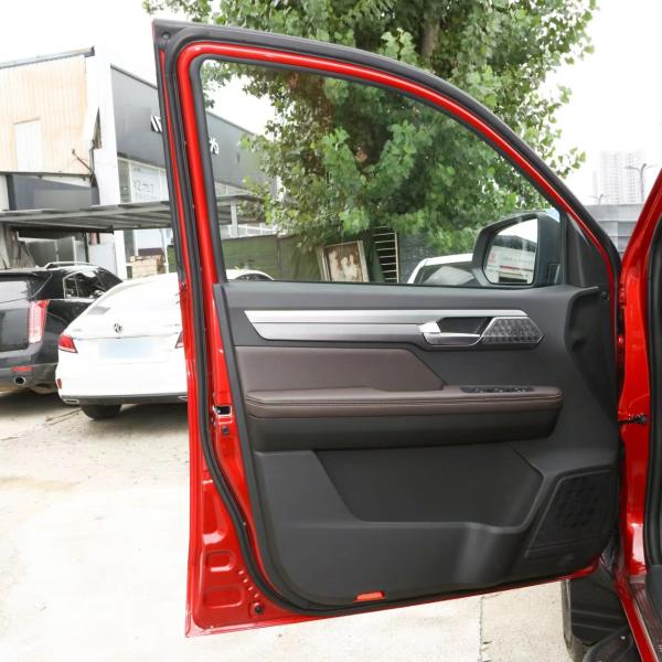 2023 2.0T Manual Diesel Four-Drive Pickup with 5 Seats and 4 Doors Turbocharged Car