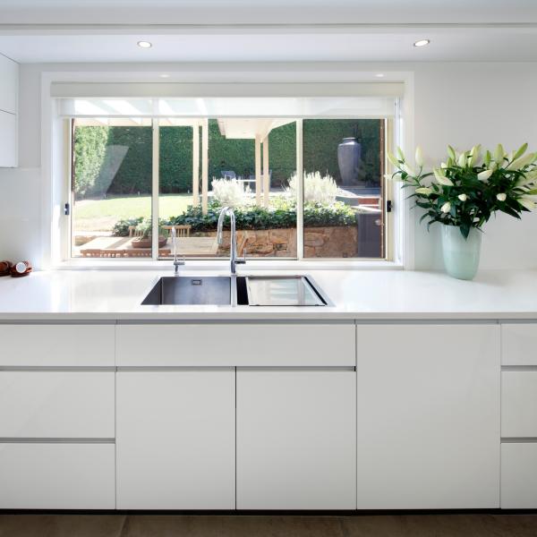Modern Prefab Kitchen High Gloss Lacquer Cabinets Luxury Flat Panel White