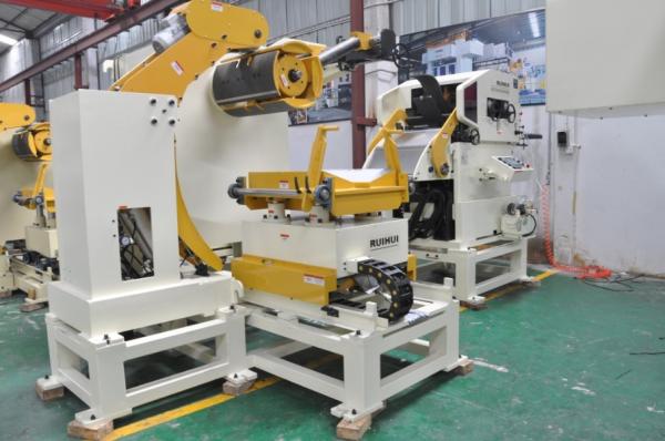 Máquina resistente do Straightener de Decoiler do alimentador da bobina da chapa metálica com Uncoiler